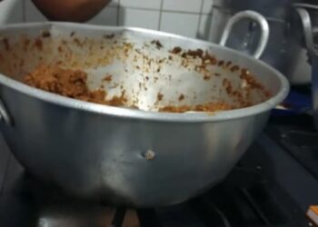 Projétil atinge panela durante preparo de lanche em escola de Salvador; aulas foram suspensas