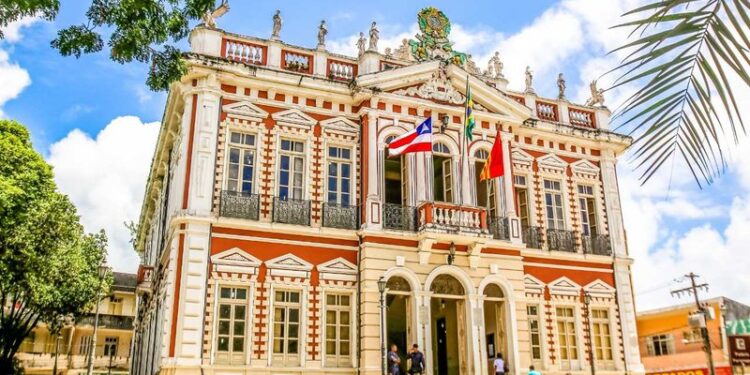 Operação da PF contra desvios de recursos da prefeitura de Ilhéus é deflagrada