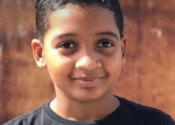 Menino morto por bala perdida em Portão foi atingido no pescoço