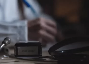 Falsos médicos compraram diplomas por até R$ 400 mil, diz TV