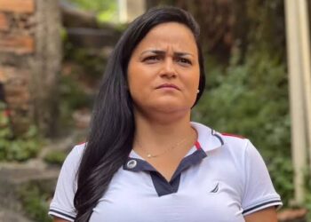 TRE-BA suspende cassação e devolve mandato a Débora Régis; entenda