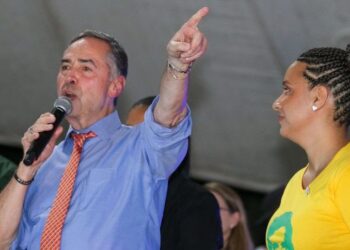 “Nós derrotamos o bolsonarismo”, diz Barroso em evento da UNE