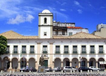 TCM acompanha processo de possível fraude contratual e superfaturamento entre produtora e Câmara de Salvador