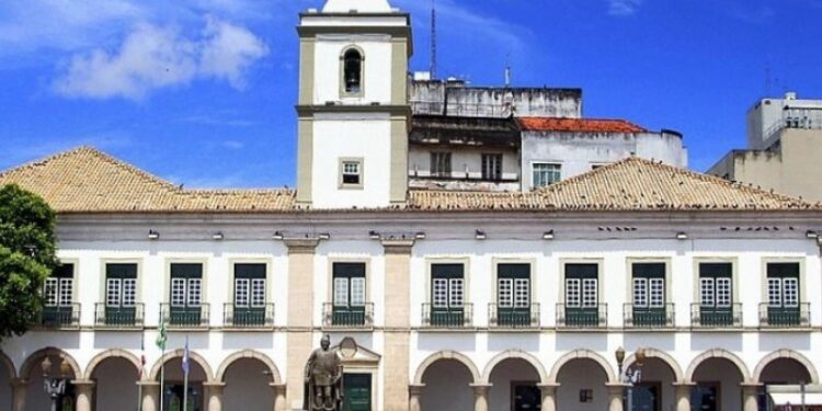TCM acompanha processo de possível fraude contratual e superfaturamento entre produtora e Câmara de Salvador