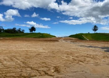 Candeias: Construtora Gil Ferreira já recebeu quase R$ 13 milhões e obra não passa da terraplanagem