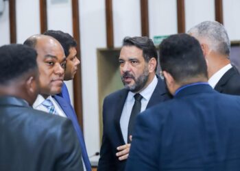 Oposição apresenta emenda para assegurar pagamento dos precatórios aos professores com juros e correção