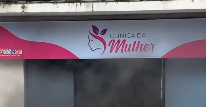 Clínica da Mulher pega fogo em Candeias