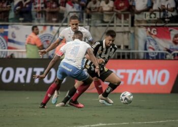 Bahia sofre virada nos minutos finais e perde para o Santos na Fonte Nova