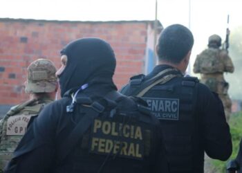 Dois traficantes são presos por equipes da PF, no bairro de Valéria