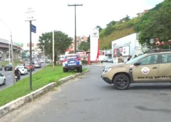 Corpo é encontrado com mãos e pernas amarradas na Avenida Bonocô, em Salvador