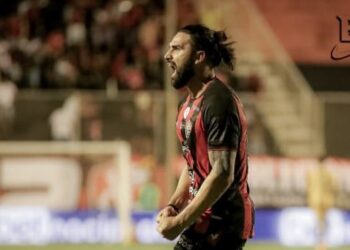 Vitória vence o Avaí no Barradão e retoma a ponta da Série B