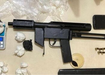 Jovem 18 anos é preso com uma submetralhadora em São Francisco do Conde