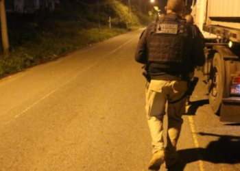 Três policiais feridos durante megaoperação em Valéria nesta sexta (15)