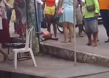 Homem morre esfaqueado no Centro de Candeias