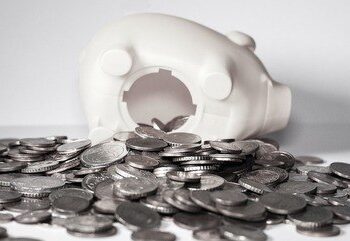 ROMBO: Poupança perde R$ 10 bilhões em agosto, segundo maior volume de saques da história para o mês