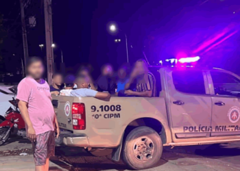 Clientes invadem loja de compra e venda de veículos a procura de empresário suspeito de dar calote em Madre de Deus