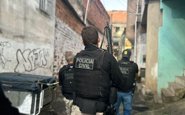 Com apoio da PF, Polícia Civil faz megaoperação em Salvador