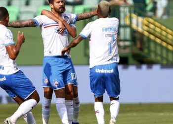 Com jogo de 10 gols, Bahia vence o Goiás em Serrinha