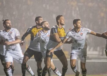 Vitória é derrotado pelo Criciúma e tem sequência invicta interrompida na Série B