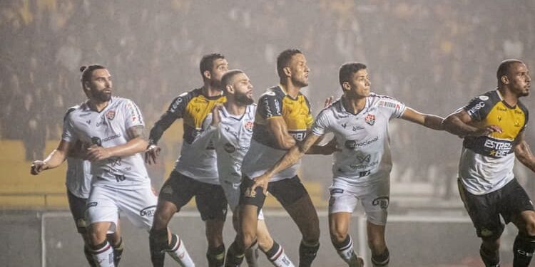 Vitória é derrotado pelo Criciúma e tem sequência invicta interrompida na Série B