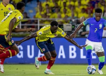 Brasil leva virada da Colômbia e perde segundo jogo seguido nas Eliminatórias