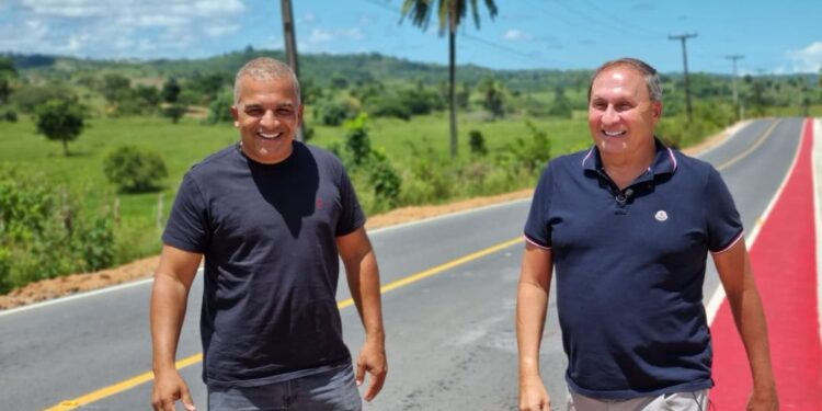 Prefeito de Mata de São João renúncia ao cargo