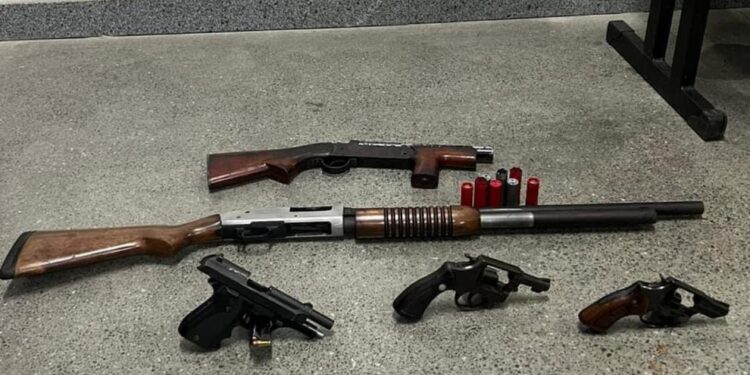 Cinco suspeito de ataques a bancos morrem em troca de tiros com PMs