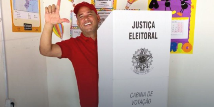 Acusado de liderar milícia em Feira de Santana, Binho Galinha negociava filiação ao Avante