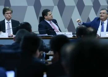 Senado aprova Dino para o STF e Gonet para a PGR