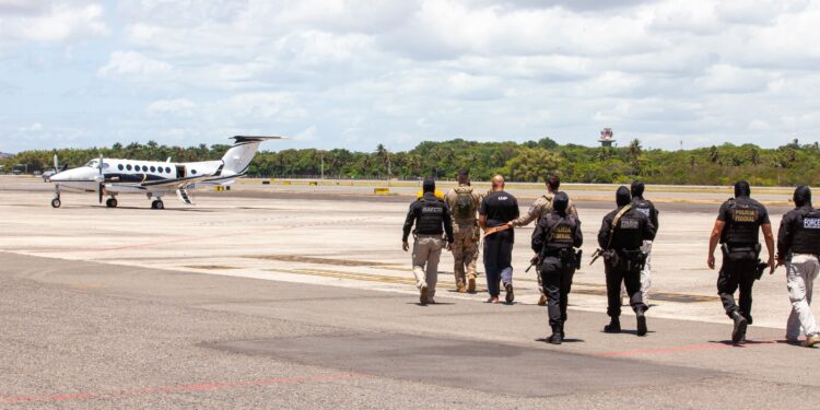 PMs presos na ‘Operação El Patron’ são transferidos para presídio federal