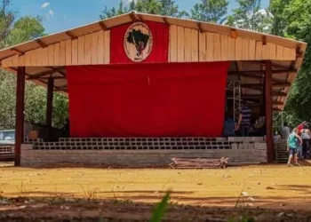 O ‘presente milionário’ de Lula para o MST