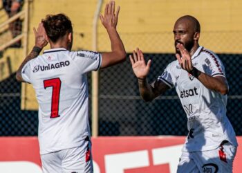 Vitória vence o Itabuna e volta às semifinais do Baianão após seis anos