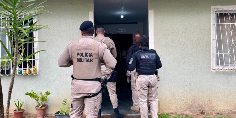 ‘Operação Olossá’ é deflagrada contra policiais investigados por crimes de extorsão e tráfico de drogas em Salvador