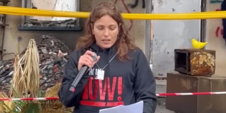 Israelense refém do Hamas por 2 meses relata violência sexual cometida pelos terroristas palestinos