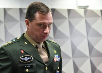 Cid sai preso do STF após depor sobre áudios com críticas à PF