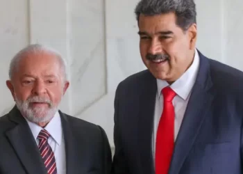 Lula tem encontro sigiloso com ditador Nicolás Maduro durante a 8ª Cúpula dos Estados Latino-Americanos