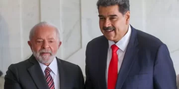 Lula tem encontro sigiloso com ditador Nicolás Maduro durante a 8ª Cúpula dos Estados Latino-Americanos