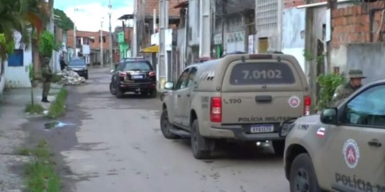 Polícia Federal cumpre mandados em Salvador e Região Metropolitana por crimes ambientais