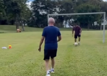 Em meio à explosão de casos de dengue e ataques do Irã a Israel, Lula aparece em vídeo jogando bola