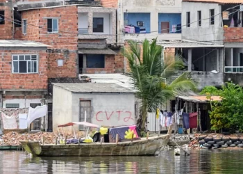 CV não aceita mais pix e agora cobra dinheiro vivo em extorsão de comerciantes em Salvador