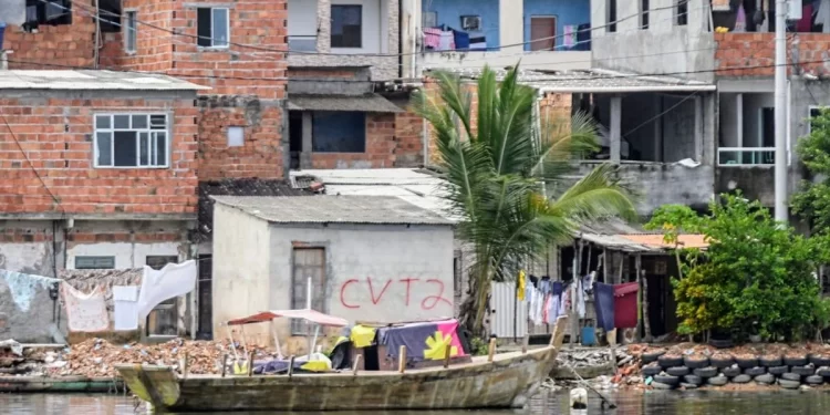 CV não aceita mais pix e agora cobra dinheiro vivo em extorsão de comerciantes em Salvador