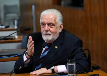Jaques Wagner e mais oito senadores votaram contra a PEC antidrogas