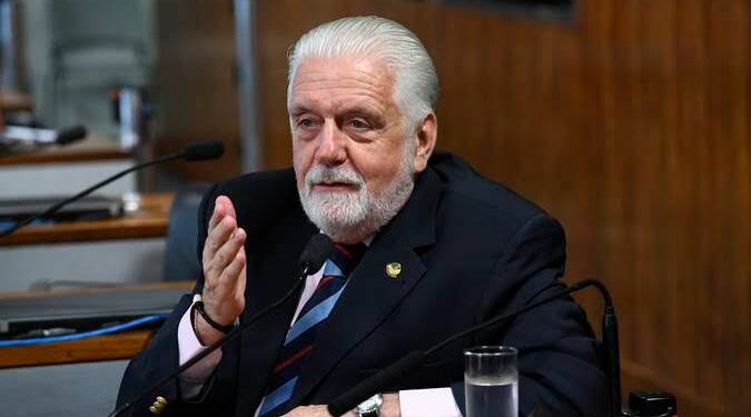 Jaques Wagner e mais oito senadores votaram contra a PEC antidrogas