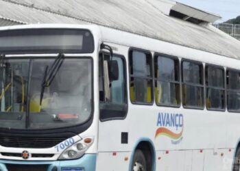 Greve dos ônibus da Região Metropolitana de Salvador pode chegar ao fim após assembleia