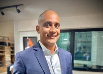 Dr. Jefferson Lincoln, médico de Candeias, oferece atendimento de medicina através da telemedicina para ajudar a população do RS em meio à calamidade pública