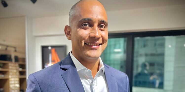 Dr. Jefferson Lincoln, médico de Candeias, oferece atendimento de medicina através da telemedicina para ajudar a população do RS em meio à calamidade pública