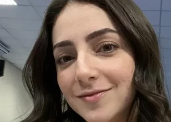 Professora de português foi ensinar o português correto e foi atacada pela militância da esquerda