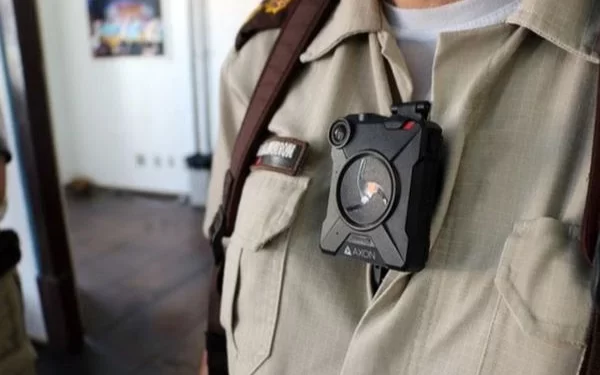 PM inicia uso de câmeras em fardas nesta terça (7); saiba em quais unidades