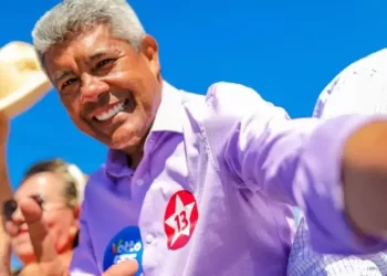 Governador do PT na Bahia tem um dos maiores reajustes salariais do Brasil