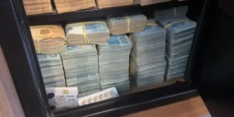 Polícia Federal não sabe o que fazer com dinheiro apreendido com aliado de Arthur Lira